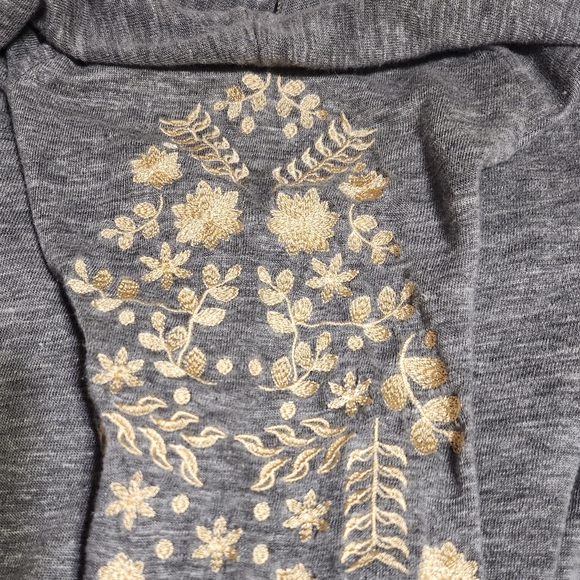 Sundance Grey Linen Large Top with Embroidery - Picture 5 of 8